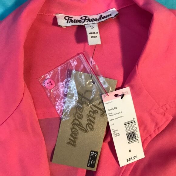 Pink Sleeveless Button Shirt Junior’s Small - Picture 4 of 8